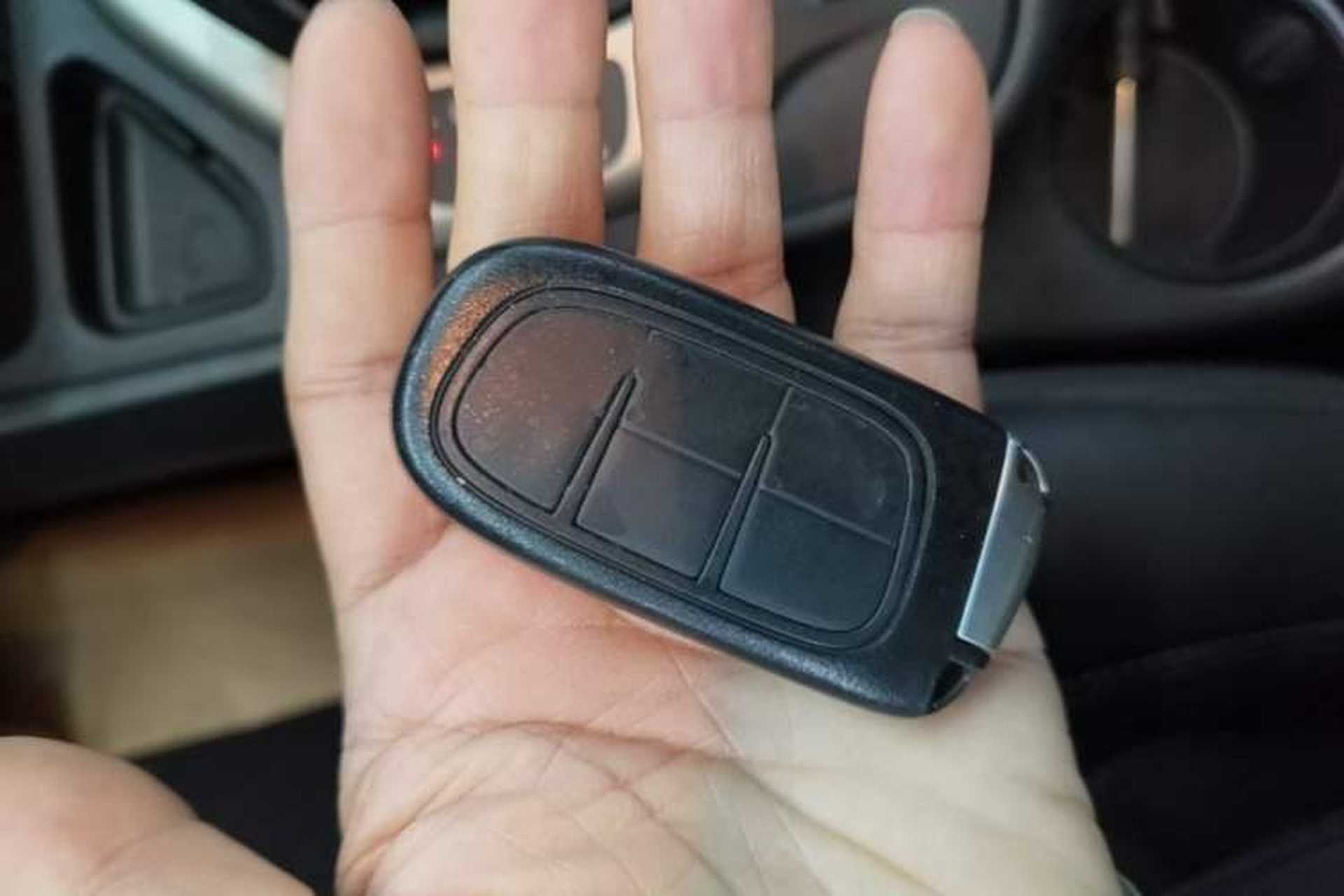 Used Jeep Cherokee 2016 2.0L Superior Edition Vehicle Key