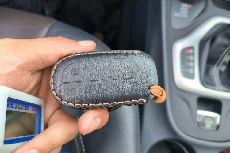 Used Jeep Cherokee 2016 2.4L Professional Smart Version Vehicle Key