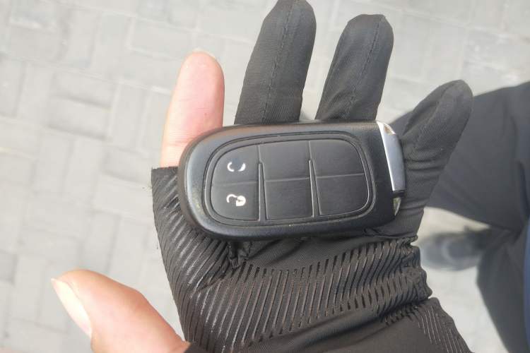 Used Jeep Cherokee 2016 2.4L Leading Edition Vehicle Key