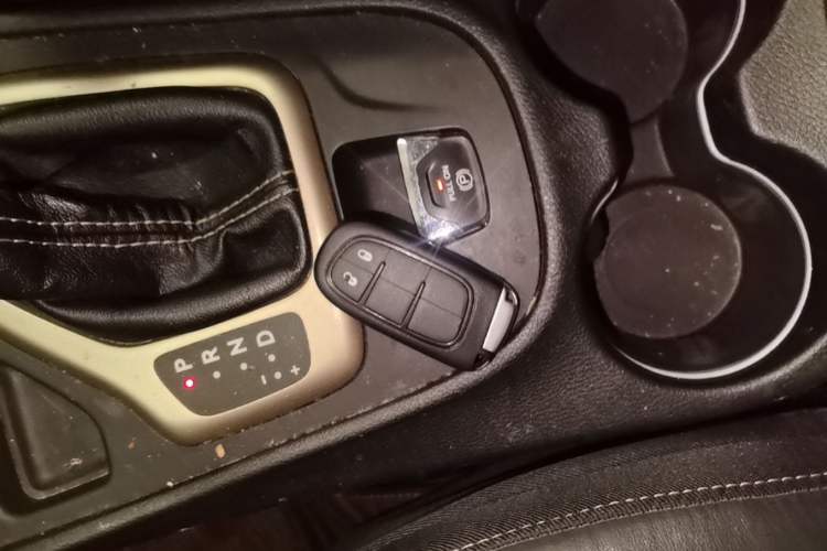 Used Jeep Cherokee 2016 2.4L Leading Edition Vehicle Key