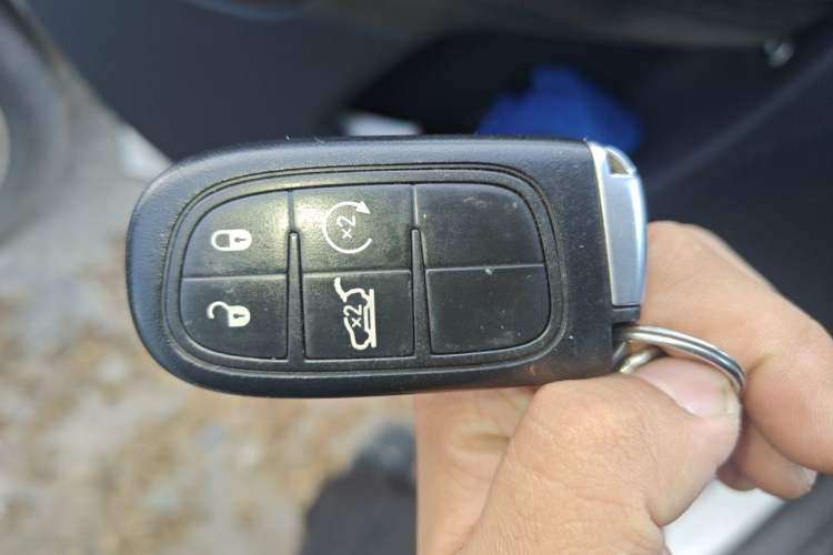 Used Jeep Cherokee 2016 2.4L All-in-One Edition Vehicle Key