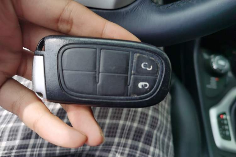 Used Jeep Cherokee 2016 2.4L Professional Edition Vehicle Key