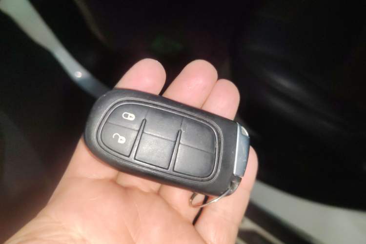Used Jeep Cherokee 2016 2.4L Leading Smart Version Vehicle Key