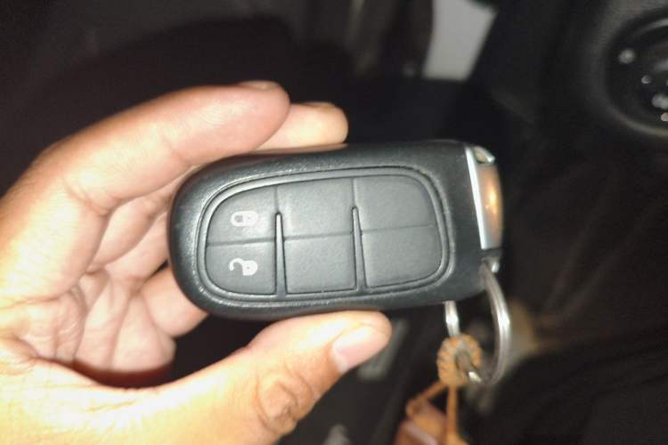 Used Jeep Cherokee 2016 2.4L Professional Smart Version Vehicle Key