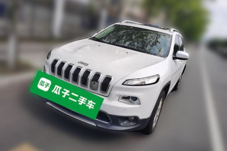 Used Jeep Cherokee 2016 2.4L Professional Edition Guazi used car, China used car export, Used car for sale, Used  cars, Cheapest cars for sale
