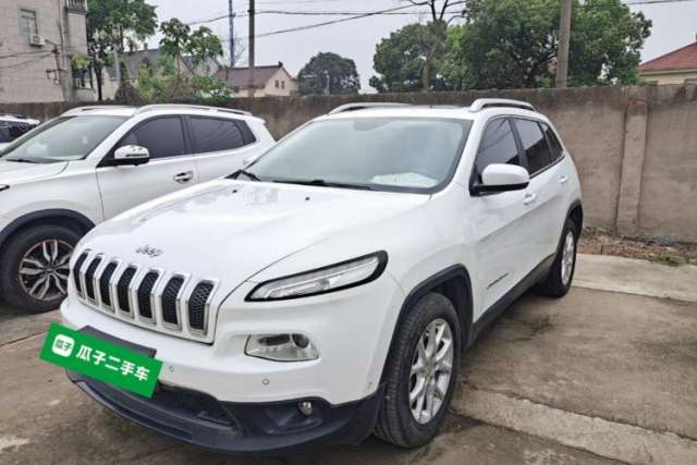 Used Jeep Cherokee 2016 2.0L Superior Edition