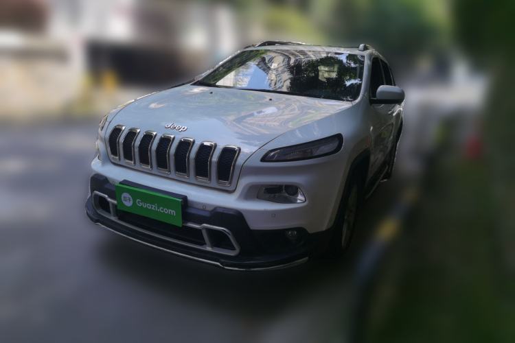 Used Jeep Cherokee 2016 2.0L Superior Edition Guazi used car, China used car export, Used car for sale, Used cars, Cheapest cars for sale