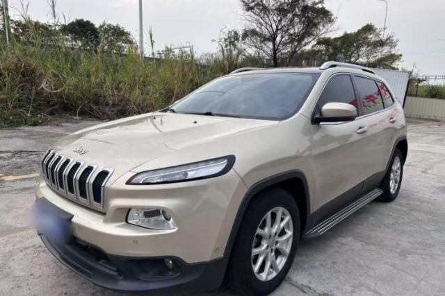 Used Jeep Cherokee 2016 2.0L Superior Edition