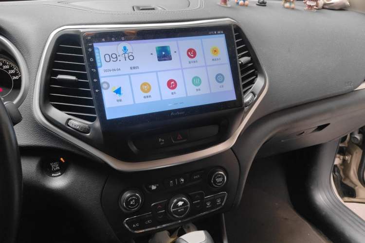 Used Jeep Cherokee 2016 2.4L Leading Edition Audio And AC Panel