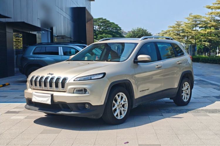 Used Jeep Cherokee 2016 2.4L Leading Edition Guazi used car, China used car export, Used car for sale, Used cars, Cheapest cars for sale