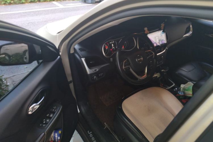 Used Jeep Cherokee 2016 2.4L Leading Edition Driver Seat