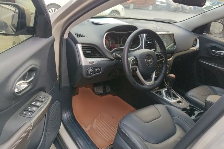 Used Jeep Cherokee 2016 2.4L Leading Edition Driver Seat