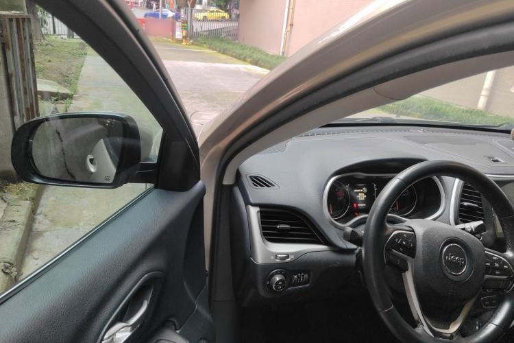 Used Jeep Cherokee 2016 2.4L Leading Edition Driver Seat