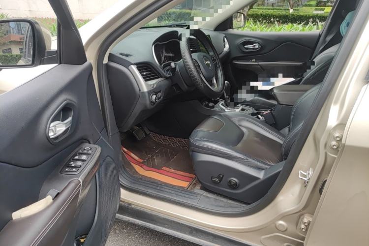 Used Jeep Cherokee 2016 2.4L Professional Smart Version Driver Seat