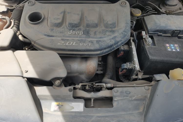 Used Jeep Cherokee 2016 2.0L Superior Edition Engine Bay