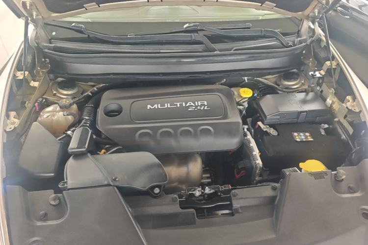 Used Jeep Cherokee 2016 2.4L Leading Edition Engine Bay