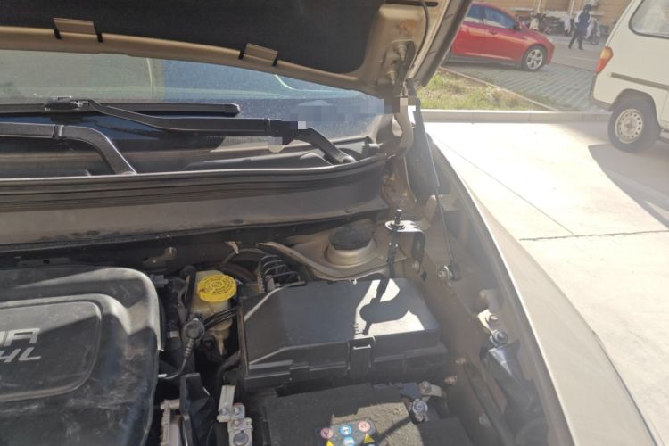 Used Jeep Cherokee 2016 2.4L Leading Edition Engine Bay Left