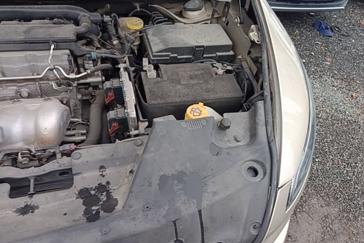 Used Jeep Cherokee 2016 2.4L Leading Smart Version Engine Bay Left
