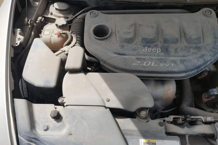 Used Jeep Cherokee 2016 2.0L Superior Edition Engine Bay Right