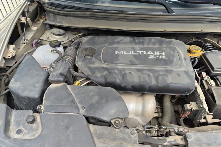 Used Jeep Cherokee 2016 2.4L Leading Edition Engine Bay Right