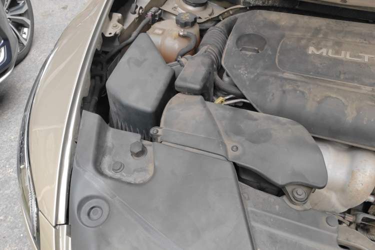 Used Jeep Cherokee 2016 2.4L Leading Edition Engine Bay Right