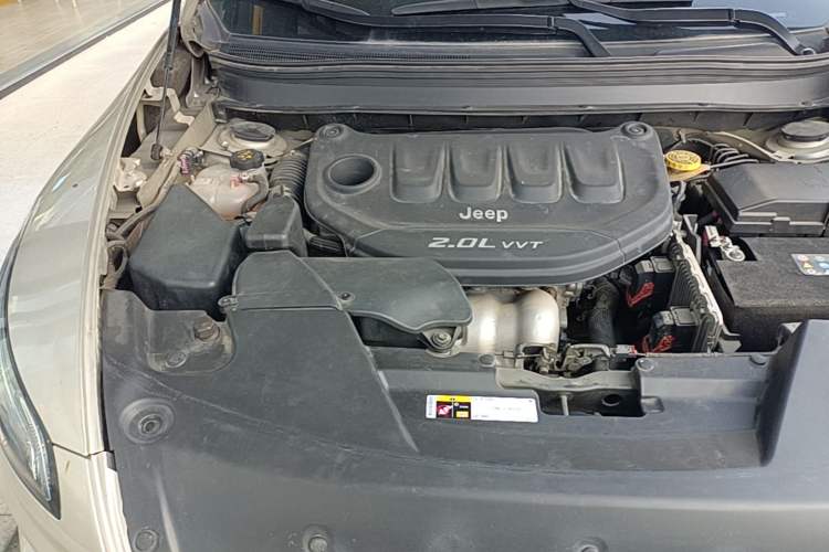 Used Jeep Cherokee 2016 2.0L Superior Edition Engine Bay Right