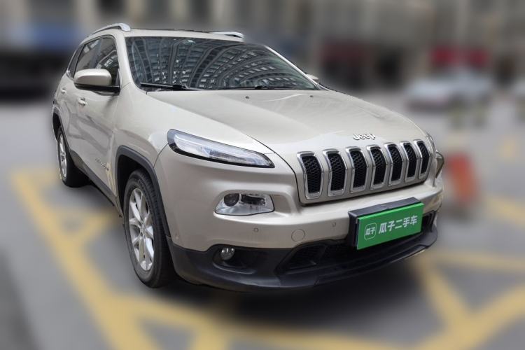 Used Jeep Cherokee 2016 2.0L Superior Edition Exterior 2
