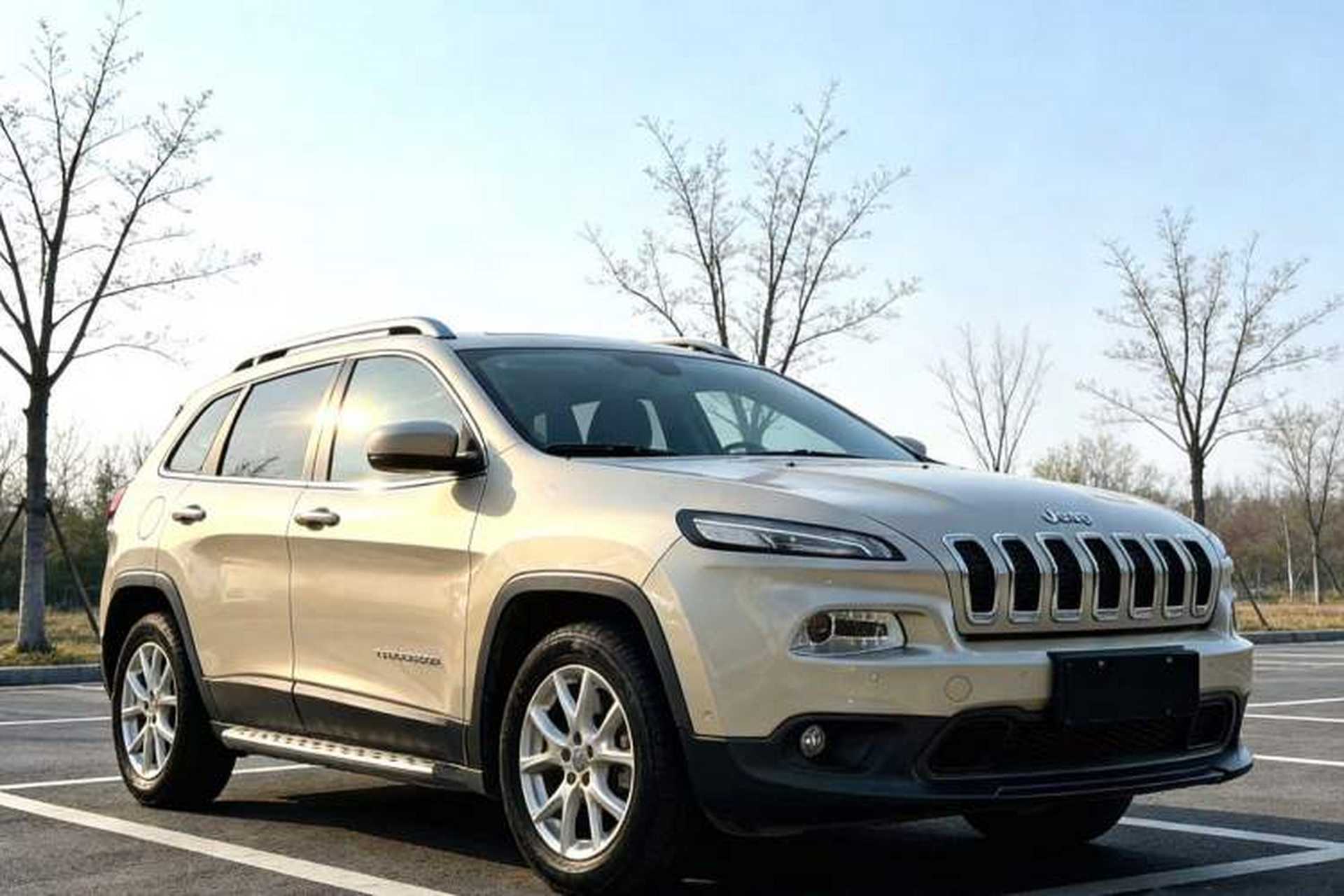 Used Jeep Cherokee 2016 2.4L Leading Edition Exterior 2