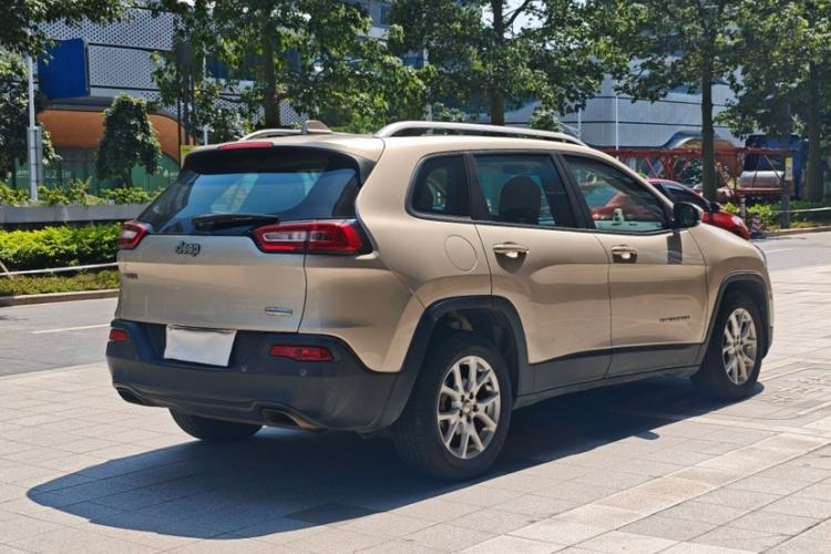 Used Jeep Cherokee 2016 2.4L Leading Edition Exterior 6