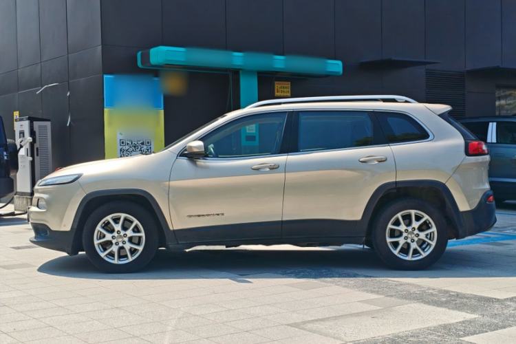 Used Jeep Cherokee 2016 2.4L Leading Edition Exterior 7