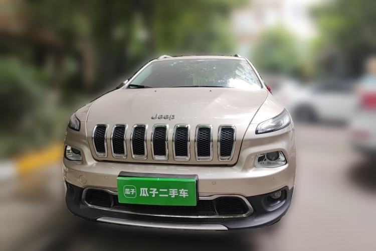 Used Jeep Cherokee 2016 2.4L Professional Edition Front