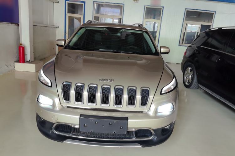 Used Jeep Cherokee 2016 2.4L Professional Smart Version Front