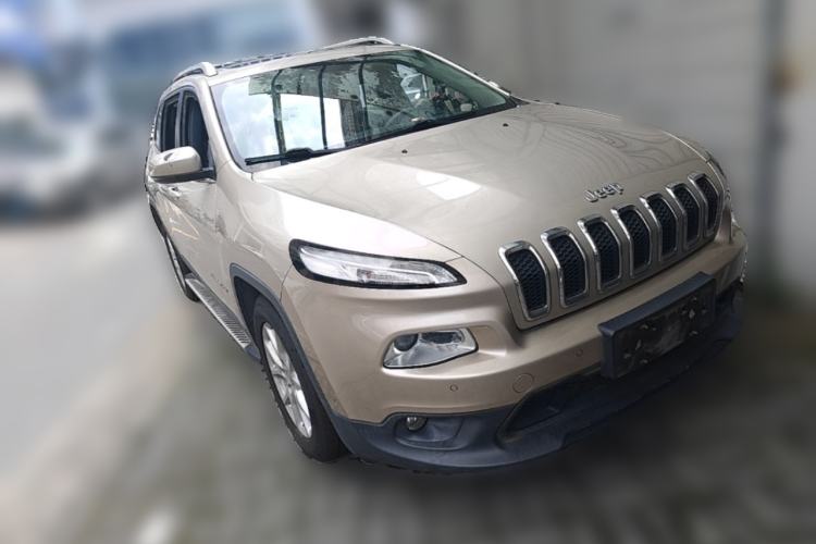 Used Jeep Cherokee 2016 2.4L Leading Edition Front Right 45 Deg