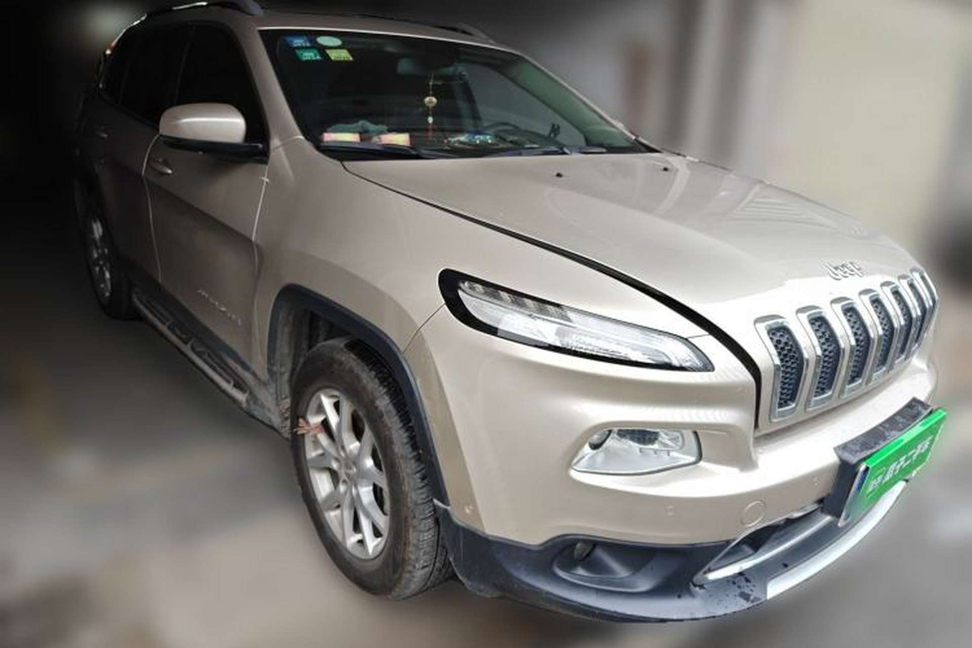 Used Jeep Cherokee 2016 2.4L Professional Smart Version Front Right 45 Deg