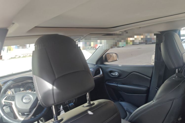 Used Jeep Cherokee 2016 2.4L Leading Edition Headliner