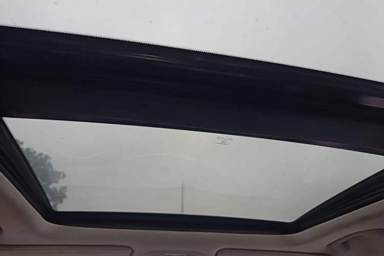 Used Jeep Cherokee 2016 2.4L Leading Smart Version Headliner