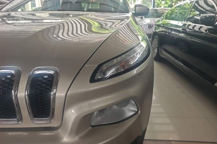 Used Jeep Cherokee 2016 2.4L Leading Edition Left Front Headlight