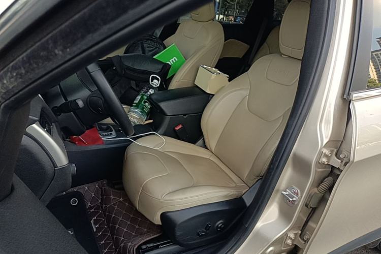 Used Jeep Cherokee 2016 2.0L Superior Edition Left Front Seat