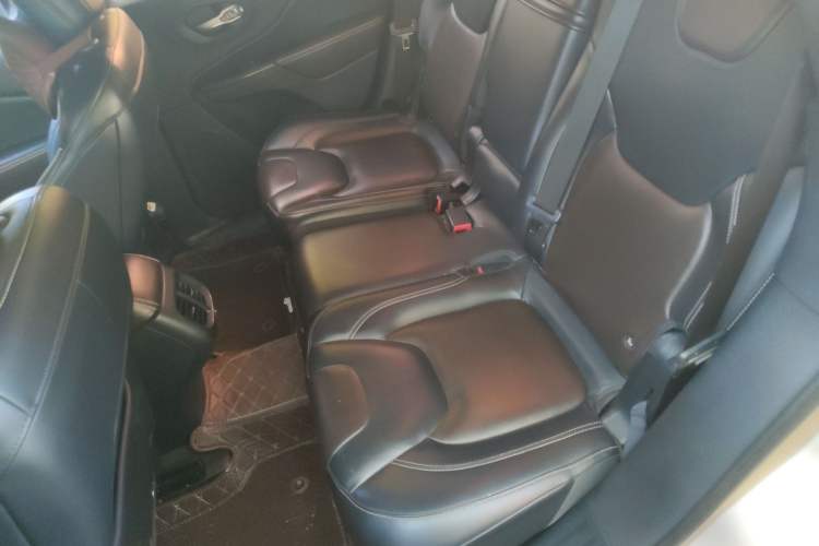Used Jeep Cherokee 2016 2.4L Leading Edition Left Rear Seat