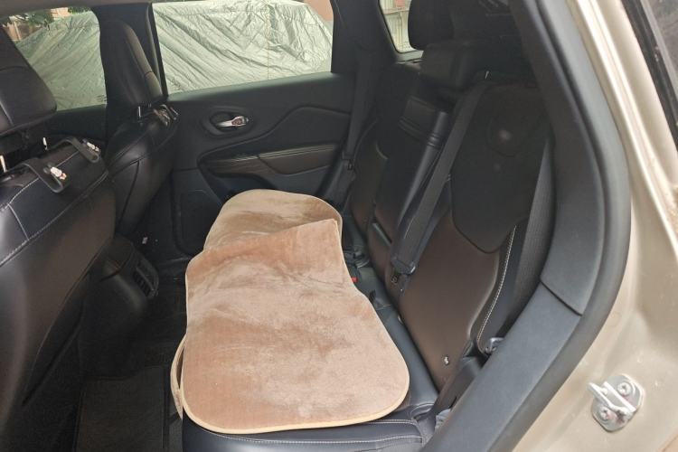 Used Jeep Cherokee 2016 2.4L Leading Edition Left Rear Seat