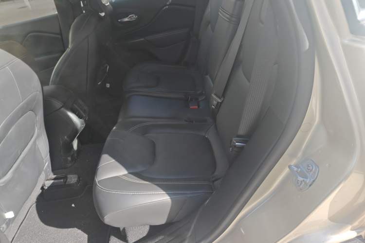 Used Jeep Cherokee 2016 2.4L Leading Edition Left Rear Seat