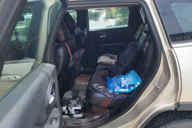 Used Jeep Cherokee 2016 2.0L Superior Edition Left Rear Seat