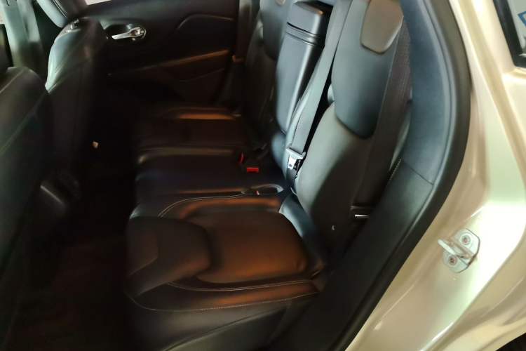 Used Jeep Cherokee 2016 2.4L Professional Smart Version Left Rear Seat