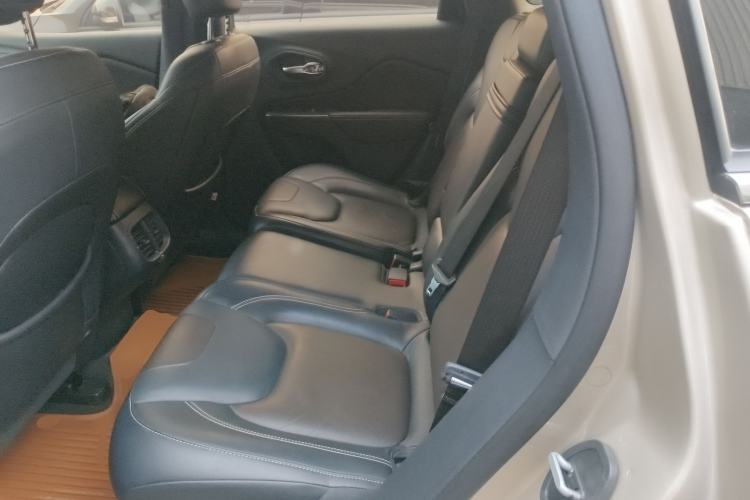 Used Jeep Cherokee 2016 2.4L Leading Edition Left Rear Seat