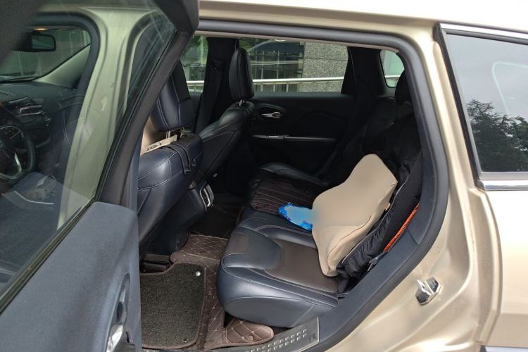Used Jeep Cherokee 2016 2.4L Leading Edition Left Rear Seat