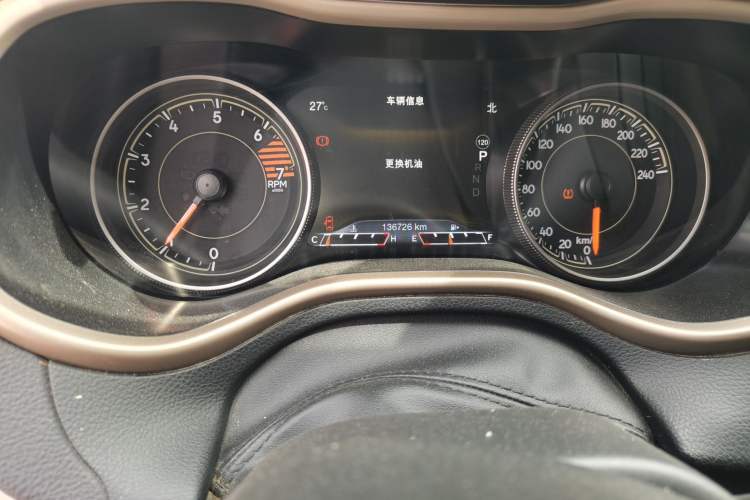 Used Jeep Cherokee 2016 2.0L Superior Edition Odometer Close Up