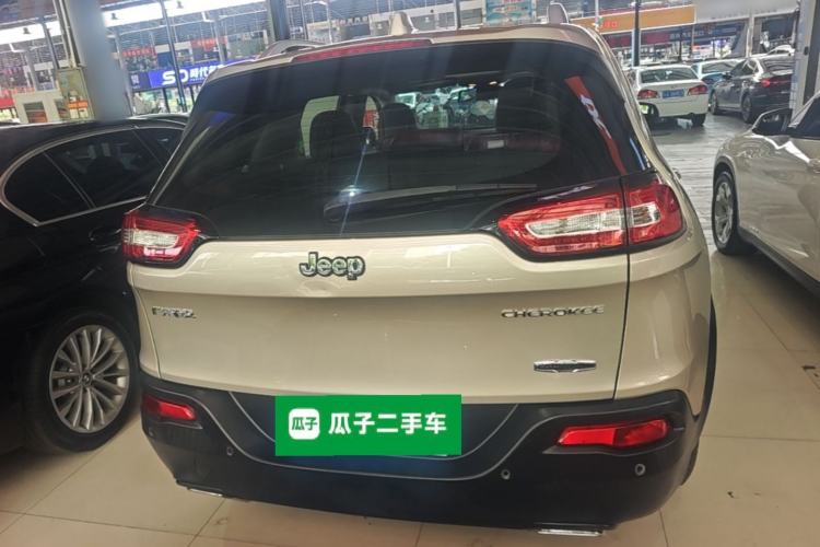 Used Jeep Cherokee 2016 2.4L Leading Edition Rear