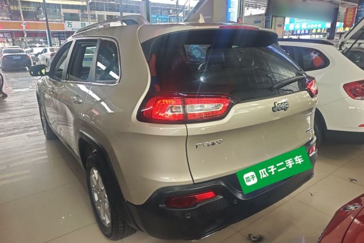 Used Jeep Cherokee 2016 2.4L Leading Edition Rear Left 45 Deg