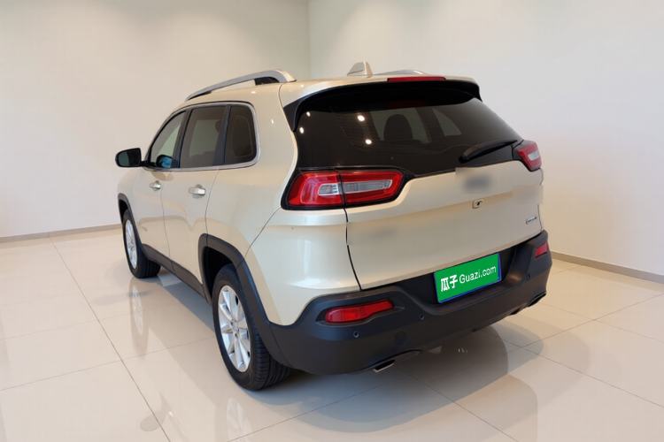 Used Jeep Cherokee 2016 2.0L Superior Edition Rear Left 45 Deg