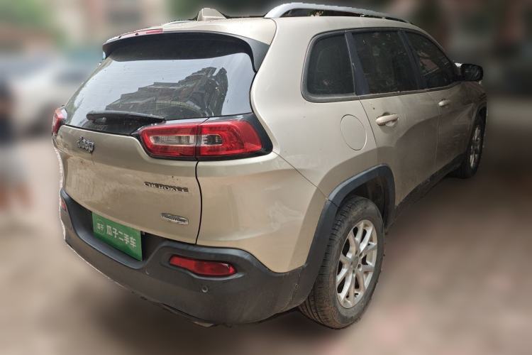 Used Jeep Cherokee 2016 2.4L Leading Edition Rear Right 45 Deg